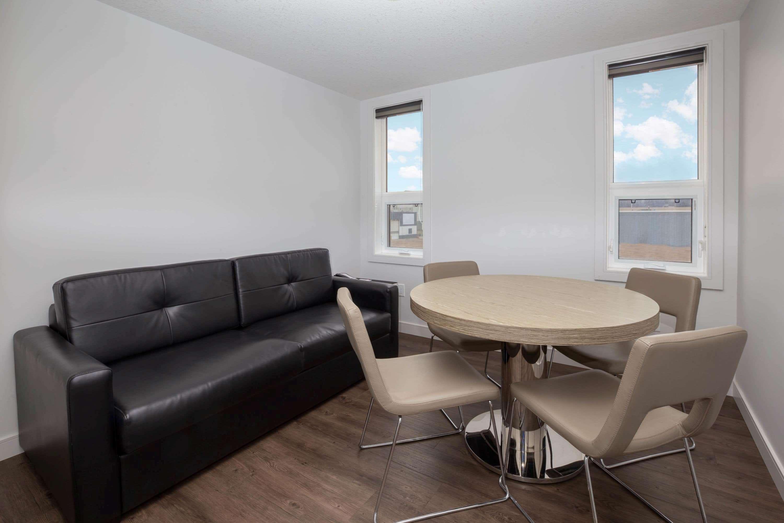 Ramada By Wyndham Fort Mcmurray Εξωτερικό φωτογραφία