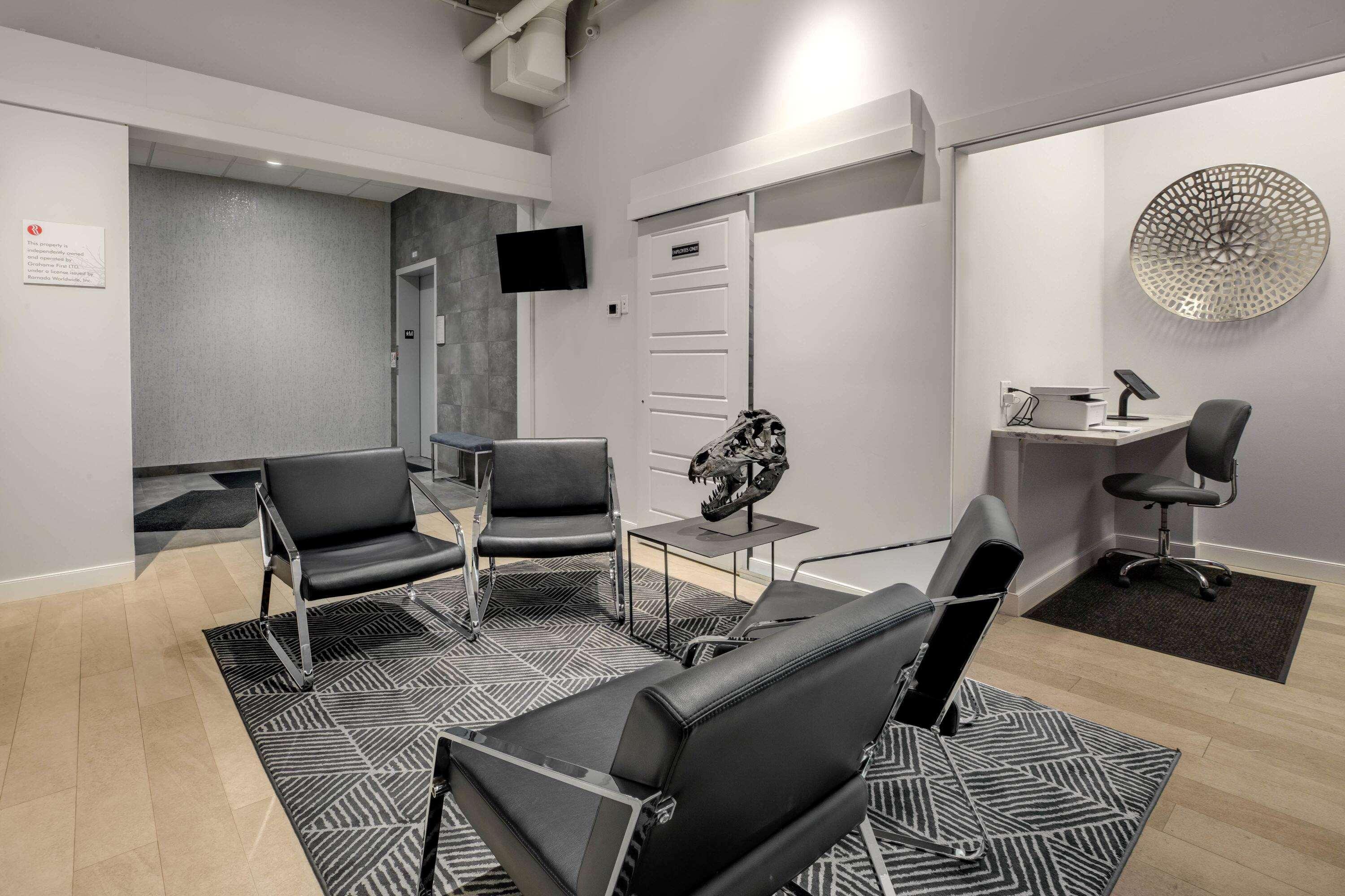 Ramada By Wyndham Fort Mcmurray Εξωτερικό φωτογραφία