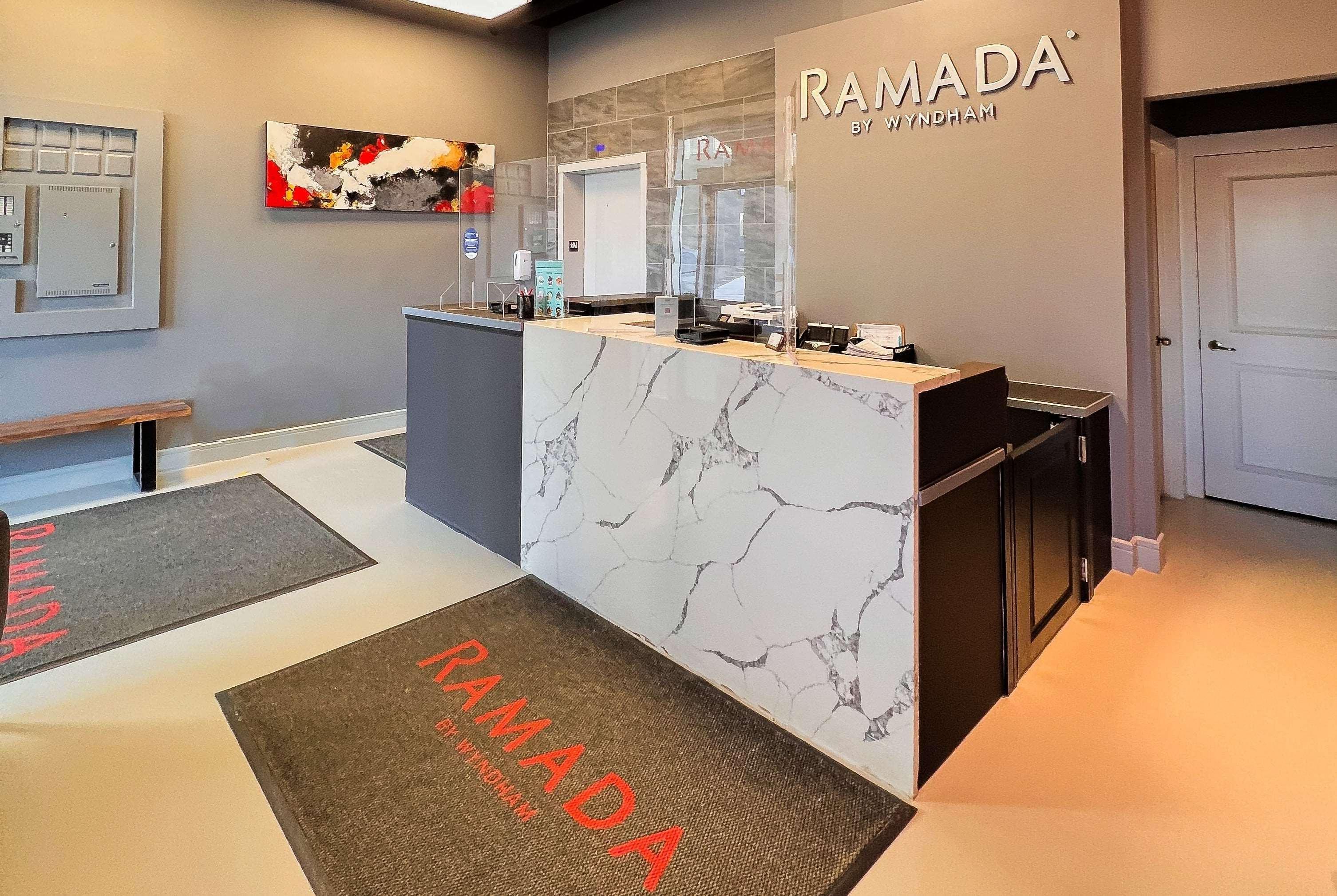 Ramada By Wyndham Fort Mcmurray Εξωτερικό φωτογραφία