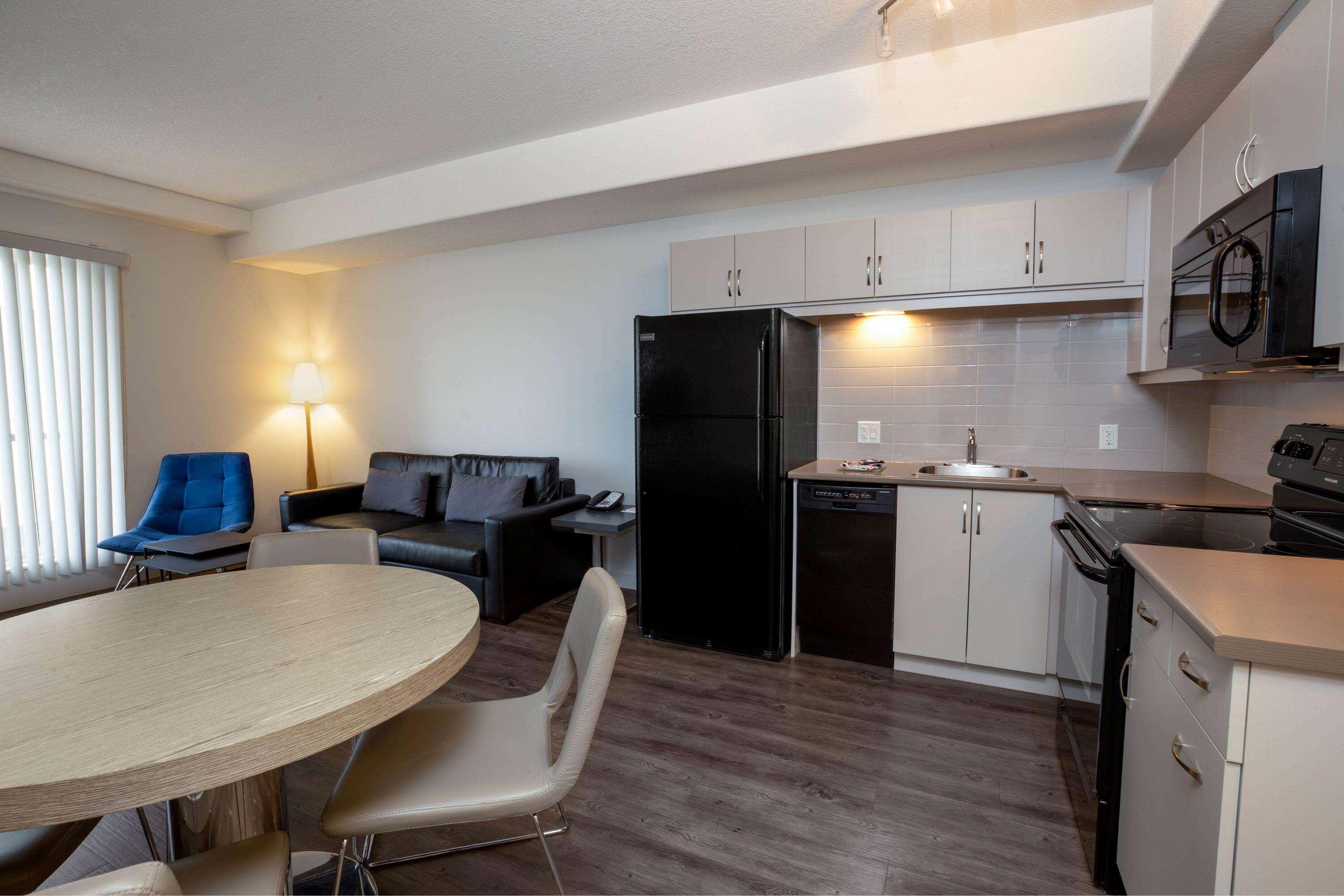Ramada By Wyndham Fort Mcmurray Εξωτερικό φωτογραφία