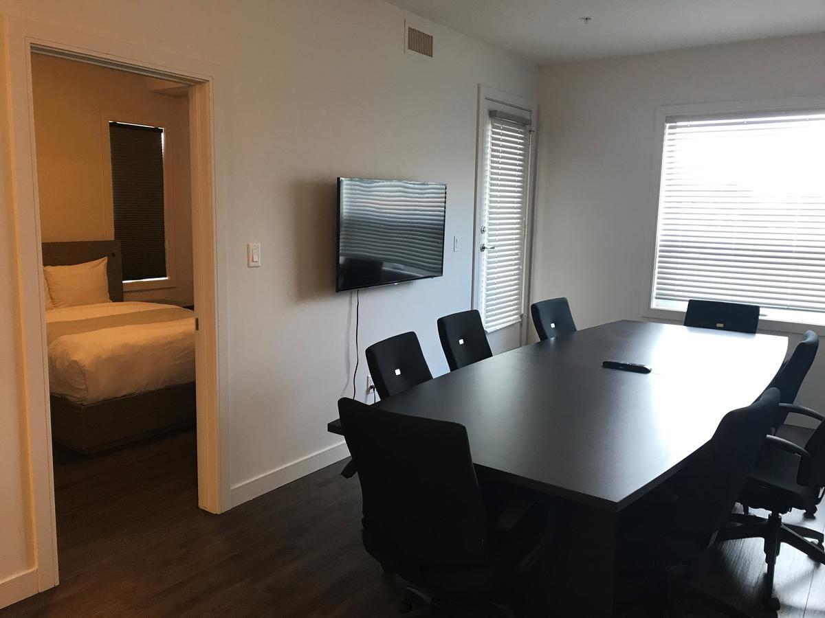 Ramada By Wyndham Fort Mcmurray Εξωτερικό φωτογραφία