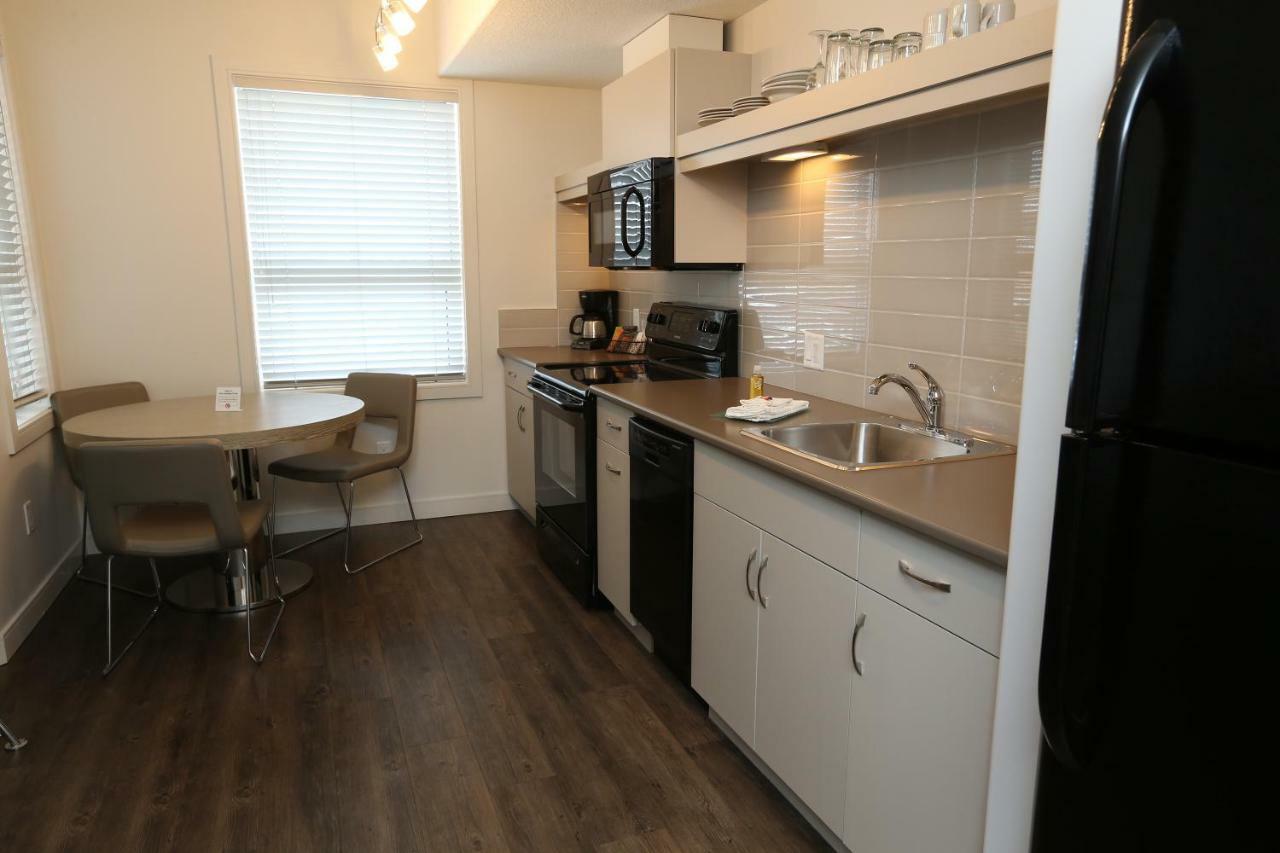 Ramada By Wyndham Fort Mcmurray Εξωτερικό φωτογραφία